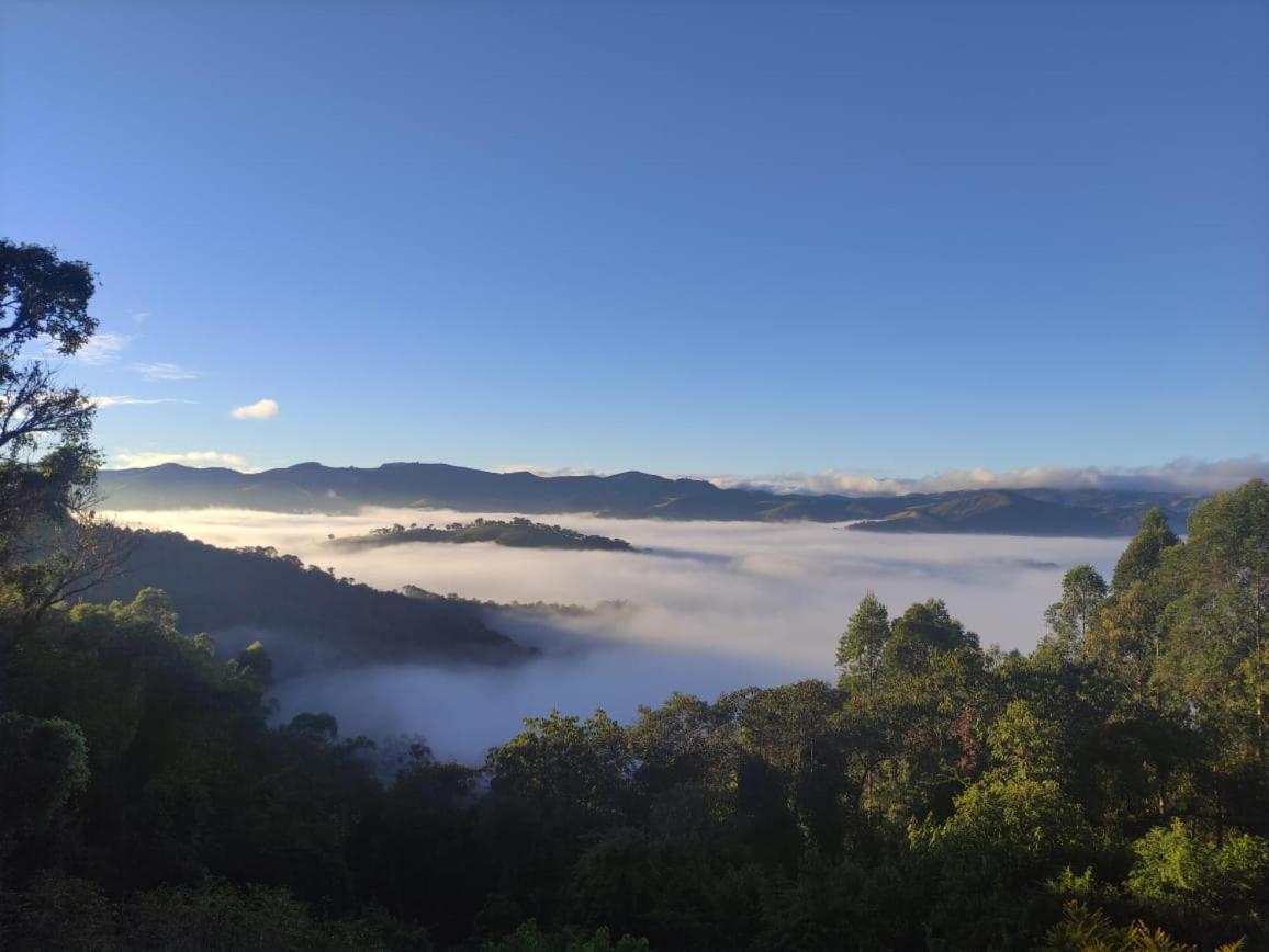 Pousada Campestre Sitio Da Lua Камандукая Екстериор снимка