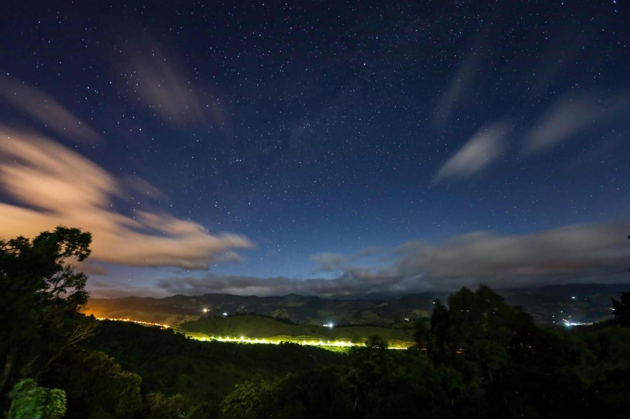 Pousada Campestre Sitio Da Lua Камандукая Екстериор снимка