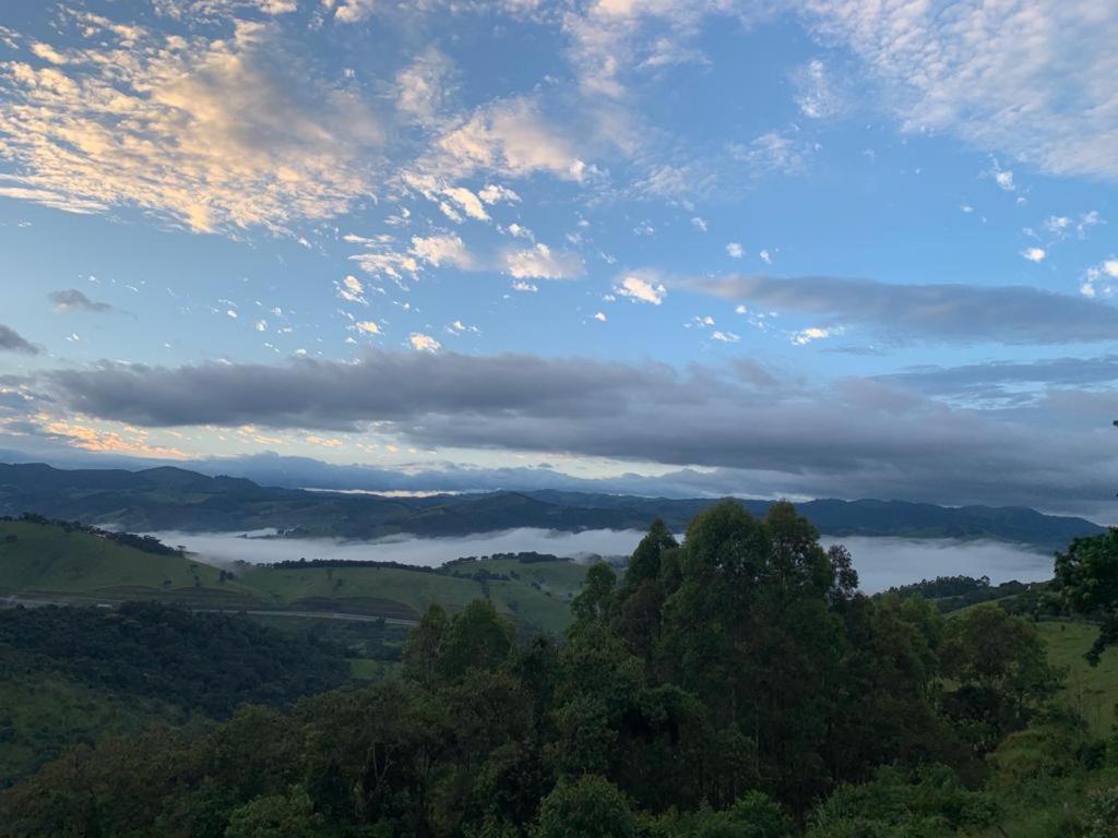 Pousada Campestre Sitio Da Lua Камандукая Екстериор снимка